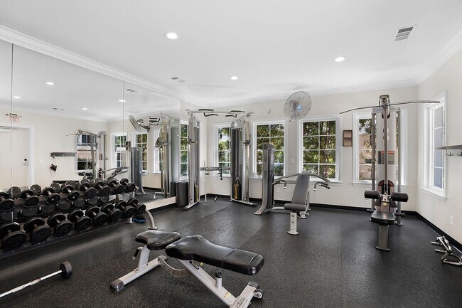 Building Photo - Stylish Furnished 2BR/2BA Condo with Resor...