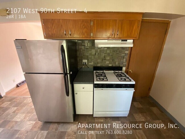 Building Photo - 2107 W 90th St