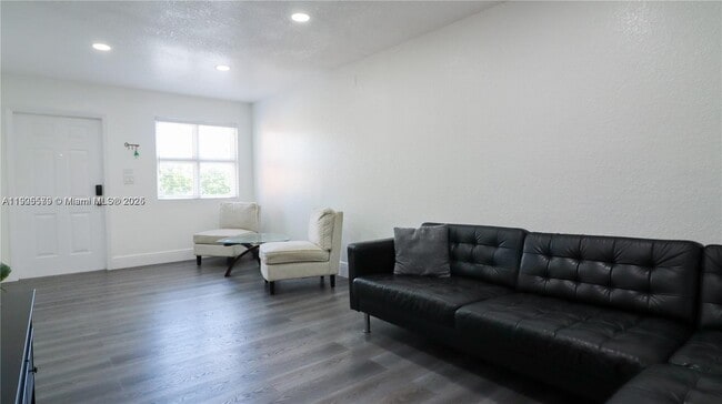 Building Photo - 15330 SW 134th Pl