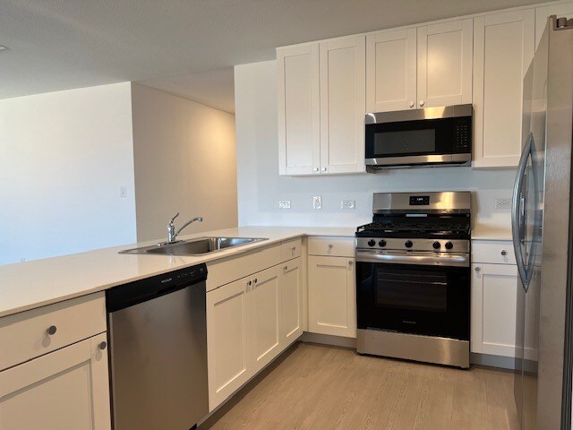 Building Photo - 531 Paris St