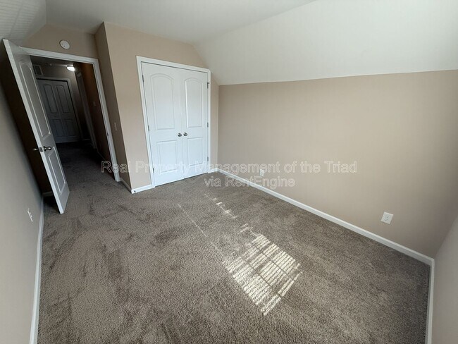 Building Photo - 2003 Chapel Park Ln