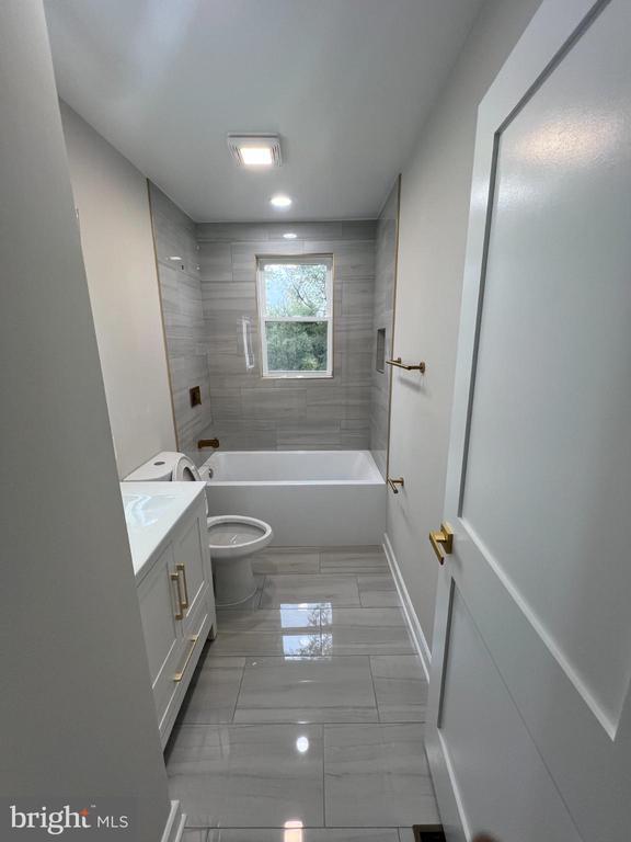 Building Photo - 7103 Loch Raven Rd