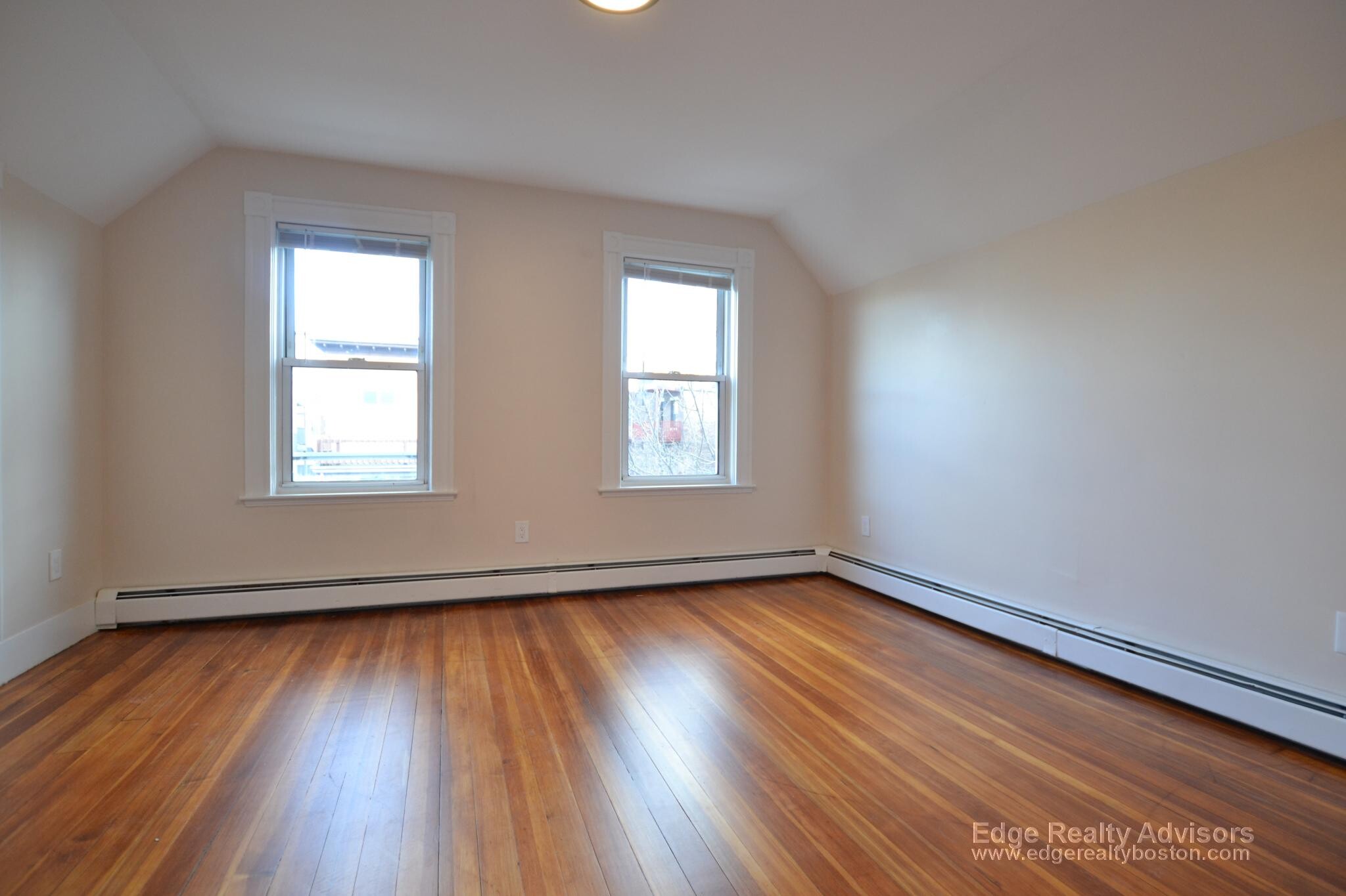 Building Photo - 12 Chester St