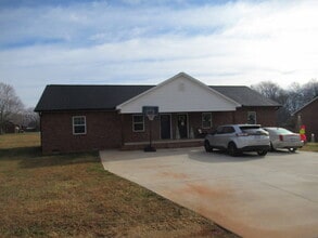 Building Photo - Brick Duplex for Rent Just Minutes from Lincolnton!