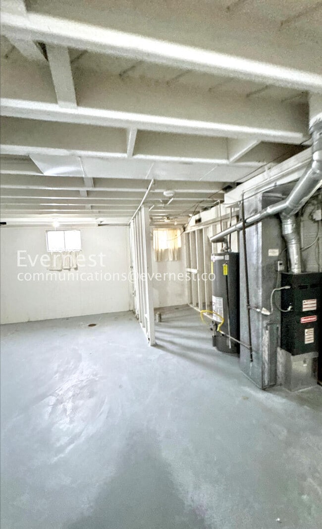 Building Photo - 5618 S Fox Cir