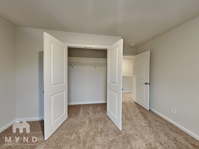 Building Photo - 72 Royal Mdw Dr
