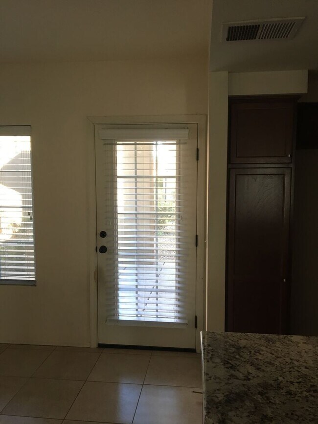 Building Photo - Experience the Best of Scottsdale living!