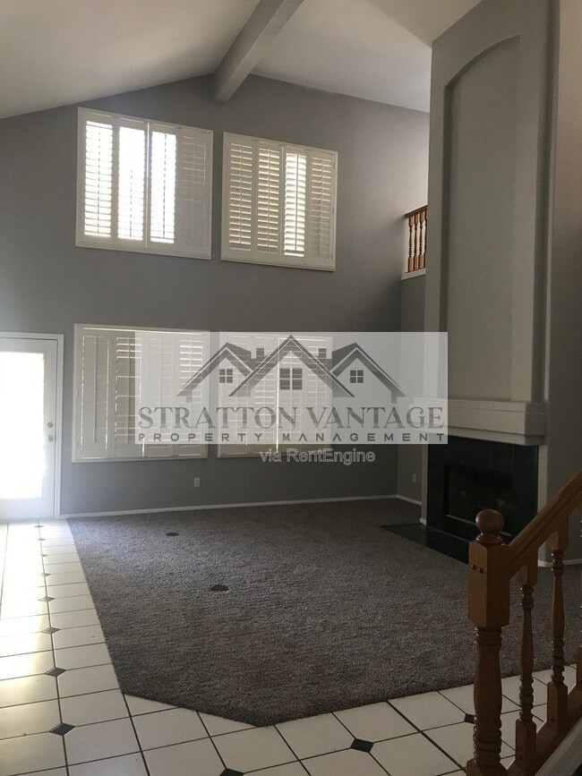 Building Photo - 4740 E Desert Ln