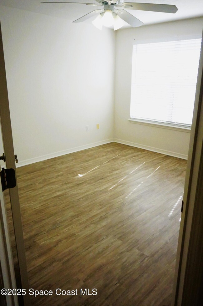 Building Photo - 110 Turpial Way