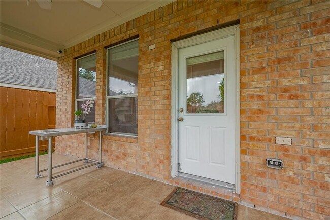 Building Photo - 8307 Red Rooster Ln