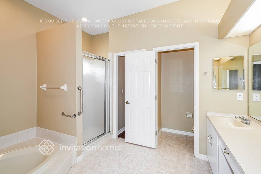 Building Photo - 1649 Oak Park Ct