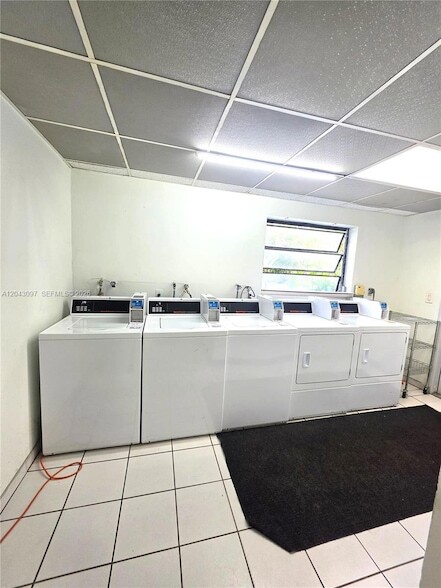 Building Photo - 3582 NE 171 St