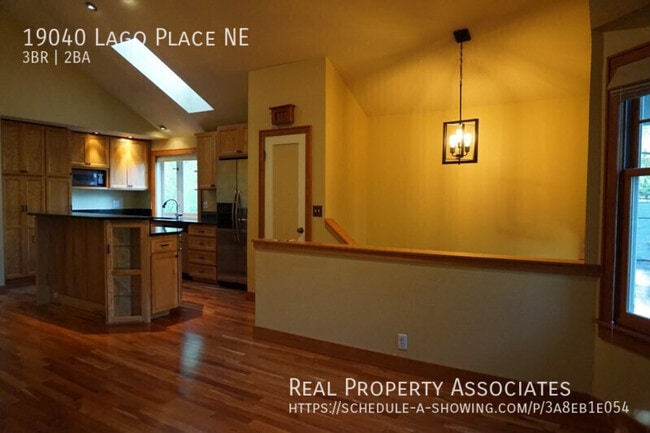 Building Photo - 19040 Lago Pl NE