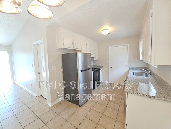 Building Photo - 3535 Southwind Dr