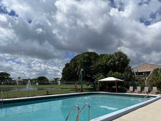 Building Photo - The Crossings of Boynton Beach