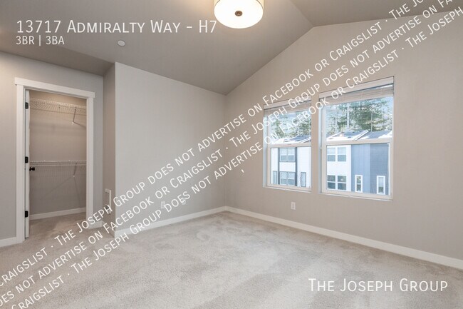 Building Photo - 13717 Admiralty Way