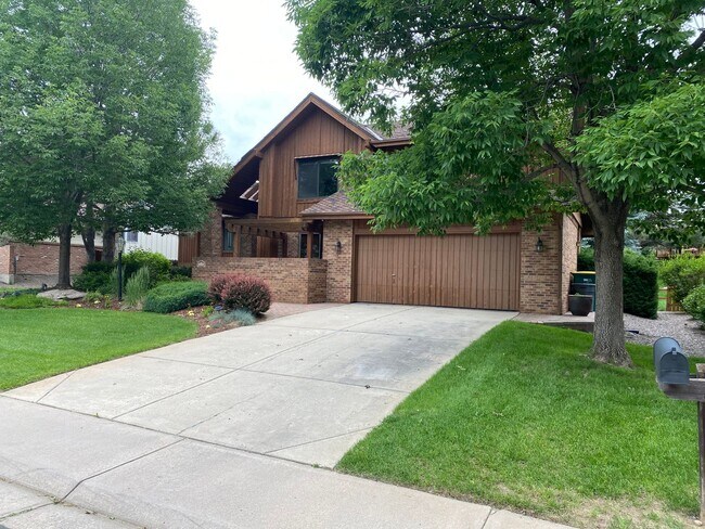 Building Photo - Great Home in the Highlands 360