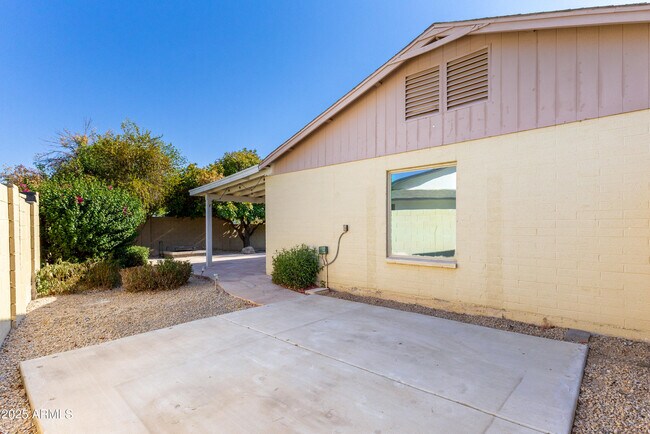 Building Photo - 8943 E Friess Dr