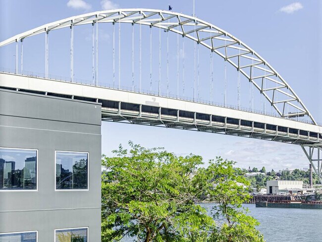 Building Photo - 1550 NW Naito Pkwy