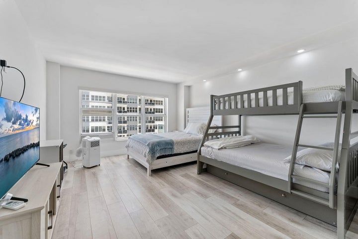 Building Photo - 3750 Galt Ocean Dr
