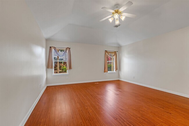 Building Photo - 13642 Lakeside Pl Dr