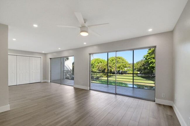 Building Photo - 300 Waterway Dr S