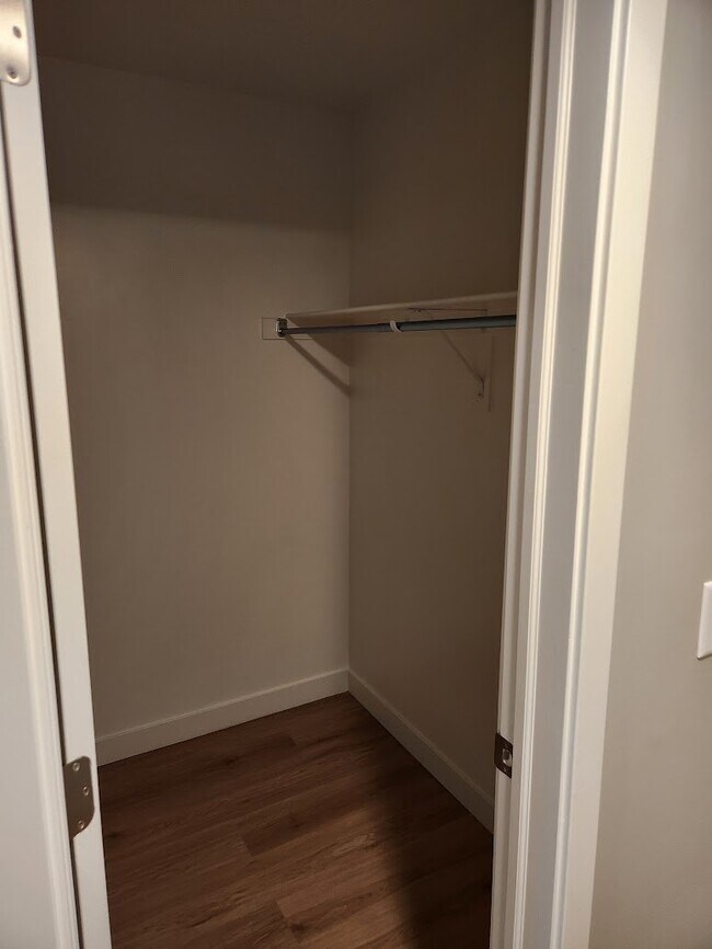 Building Photo - 1032 E 400 S