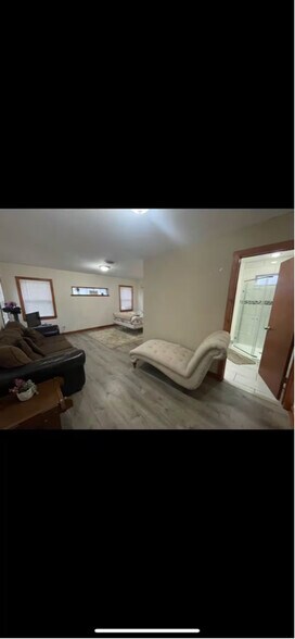 Building Photo - 12504 S Loomis St