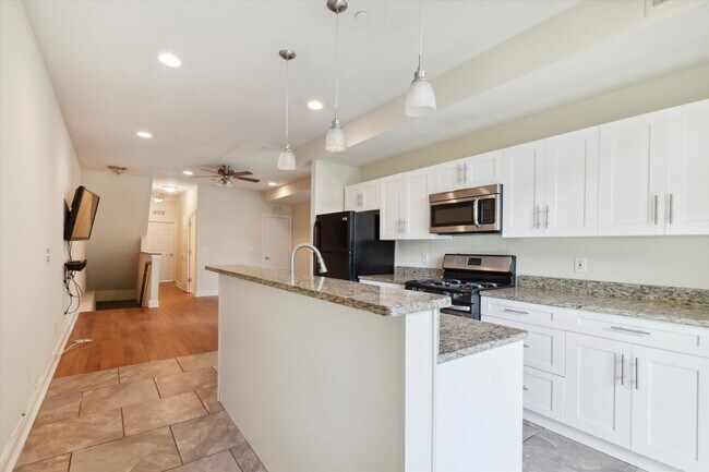 Building Photo - 1728 N Gratz St