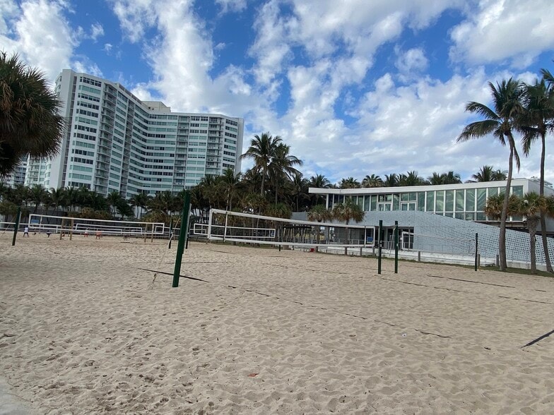 Building Photo - 1155 S Biscayne Point Rd