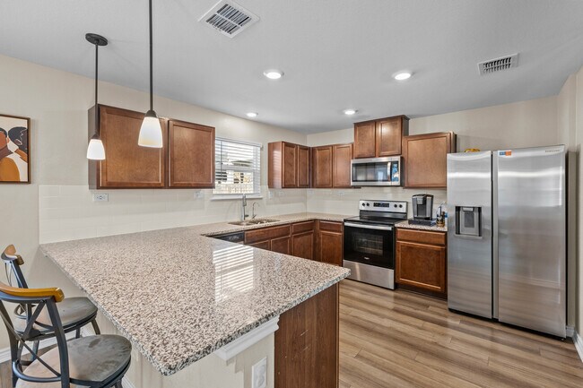 Building Photo - 1915 Overlook Knoll