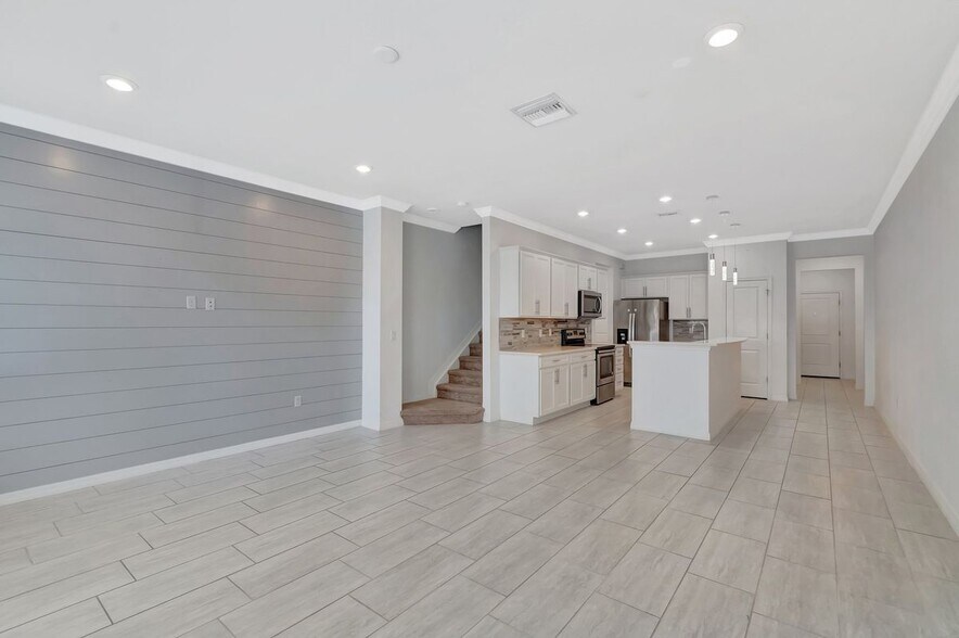 Building Photo - 2854 Bard St