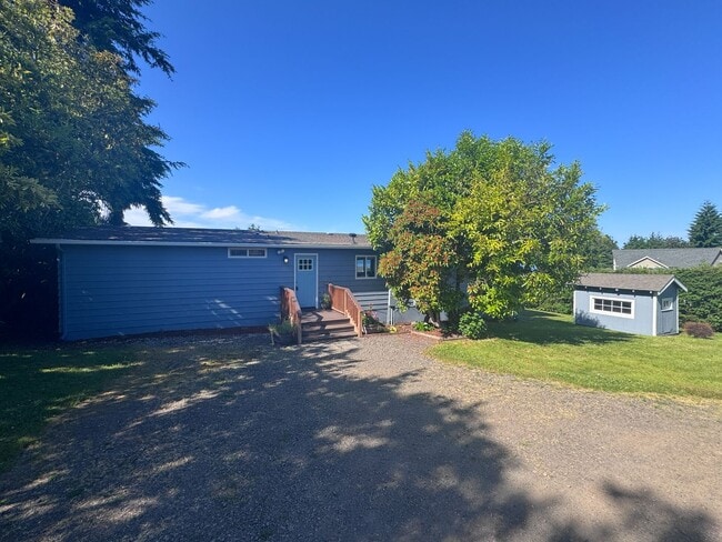Building Photo - Coastal 3-Bed Home with Stunning Puget Sou...