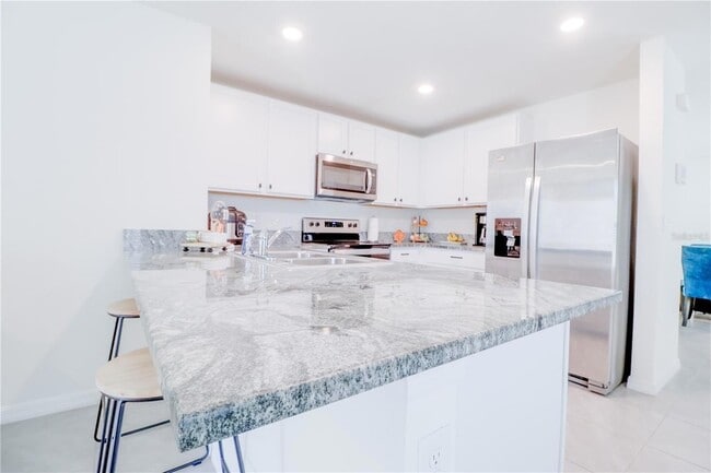 Building Photo - 8695 SW 46th Ave