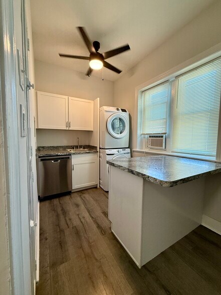 Building Photo - 108 Forrest Ave