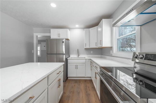 Building Photo - 218 Roxboro Rd