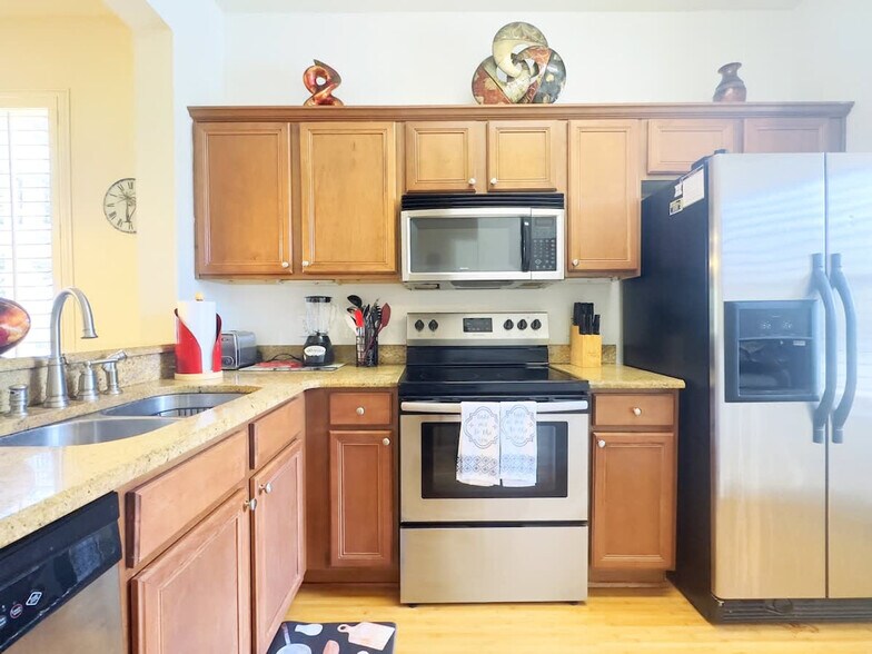 Building Photo - 3306 Calabria Ave