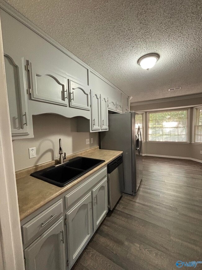 Building Photo - 2705 Willena Dr SE