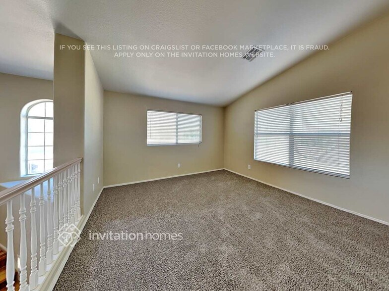 Building Photo - 12740 W Holly St