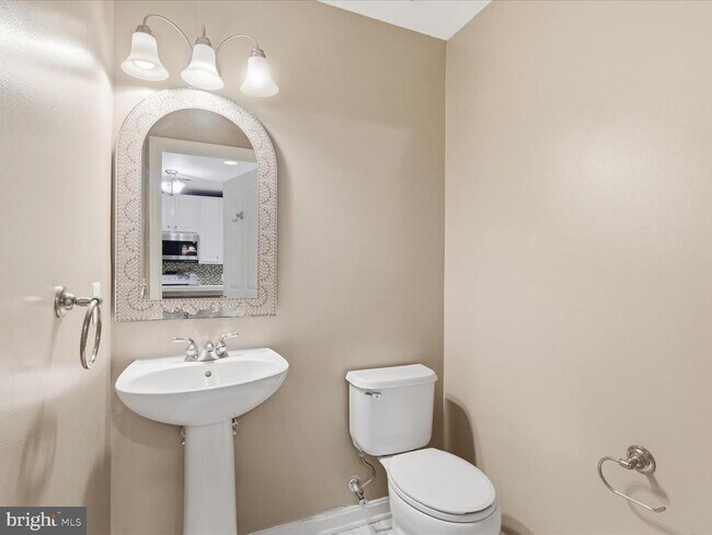 Building Photo - 12753 Fair Crest Ct