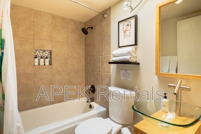 Building Photo - 2415 E Finley Rd