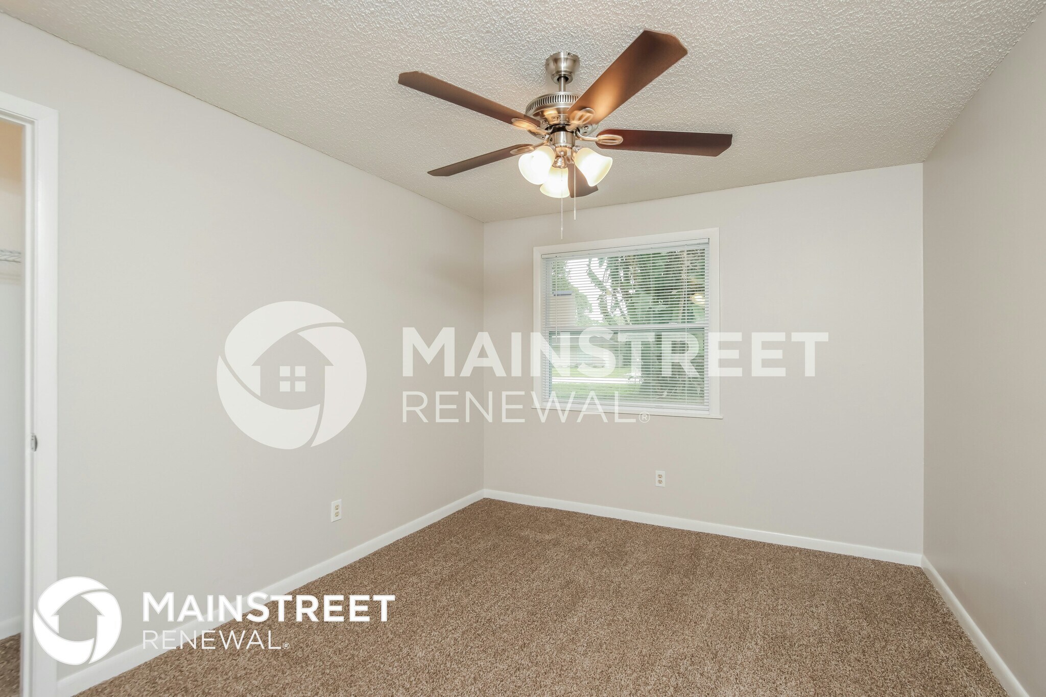 Building Photo - 3226 1st Pl