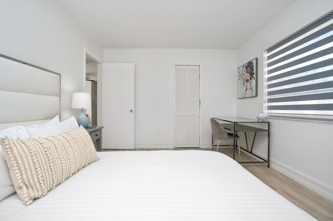 Building Photo - 20075 SW 87th Pl