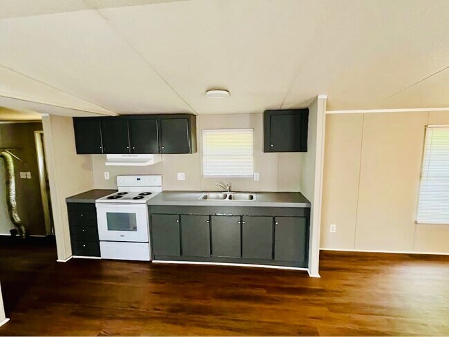 Building Photo - 3200 South Dug Gap Road