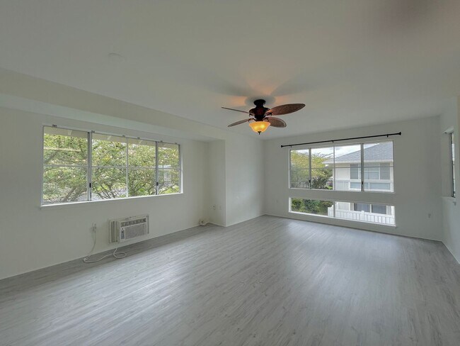 Building Photo - 95-1025 Kaapeha St #208