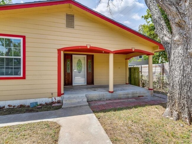 Building Photo - 6203 Felix Ave