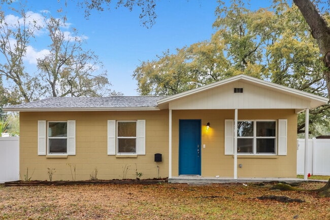 Building Photo - 3014 N Pineway Dr