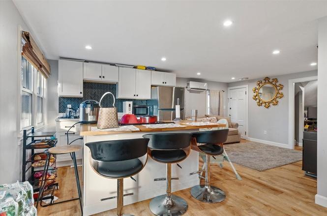 Building Photo - 19 Highland Ter