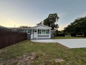 Building Photo - 2143 Shrimp St