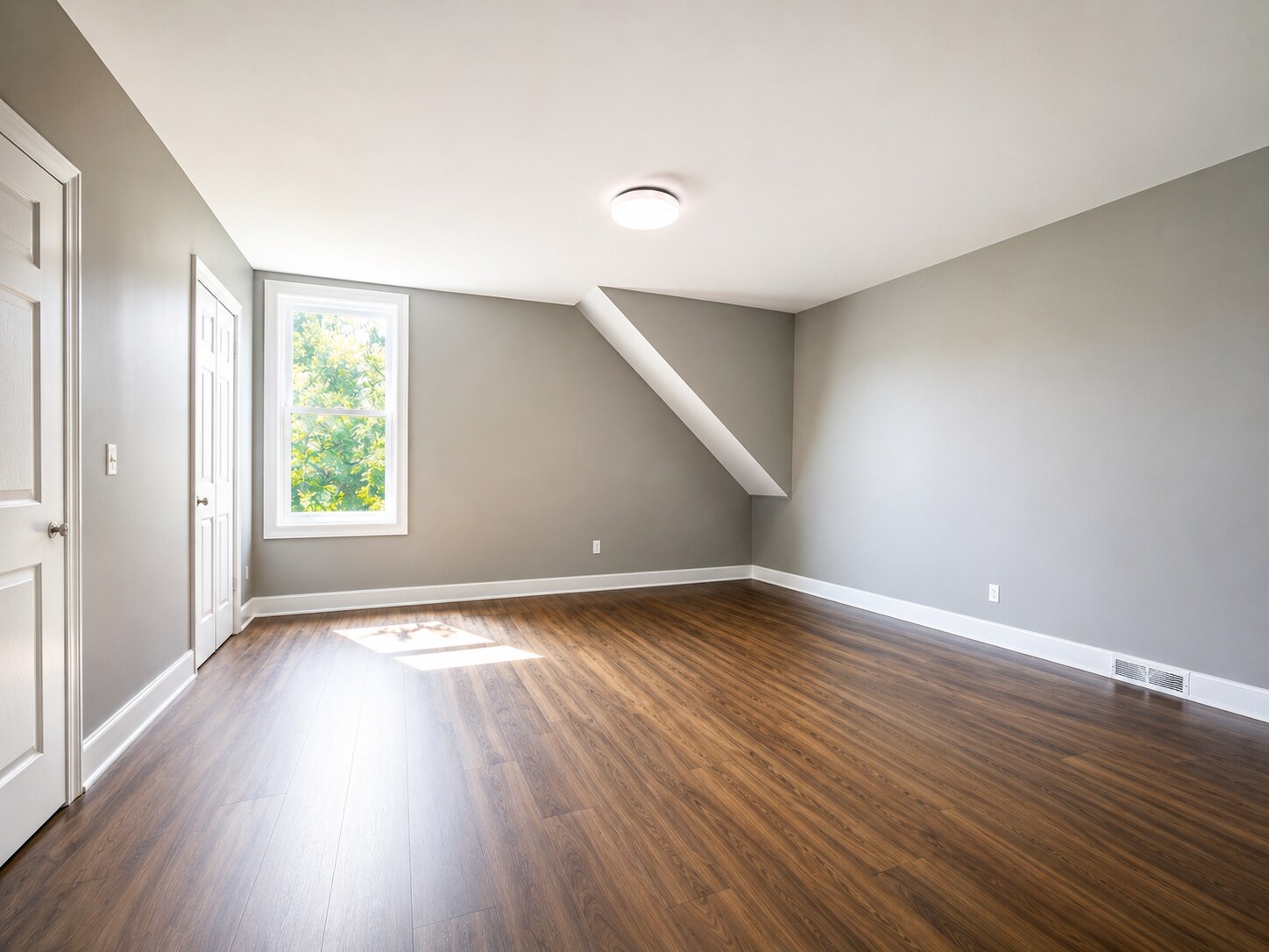 Building Photo - 3708 N Sacramento Ave